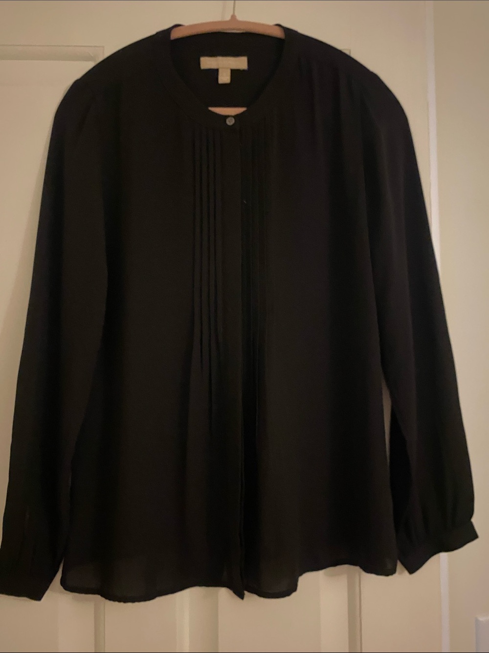 Banana Republic Black Pintuck Front Long Sleeve Blouse